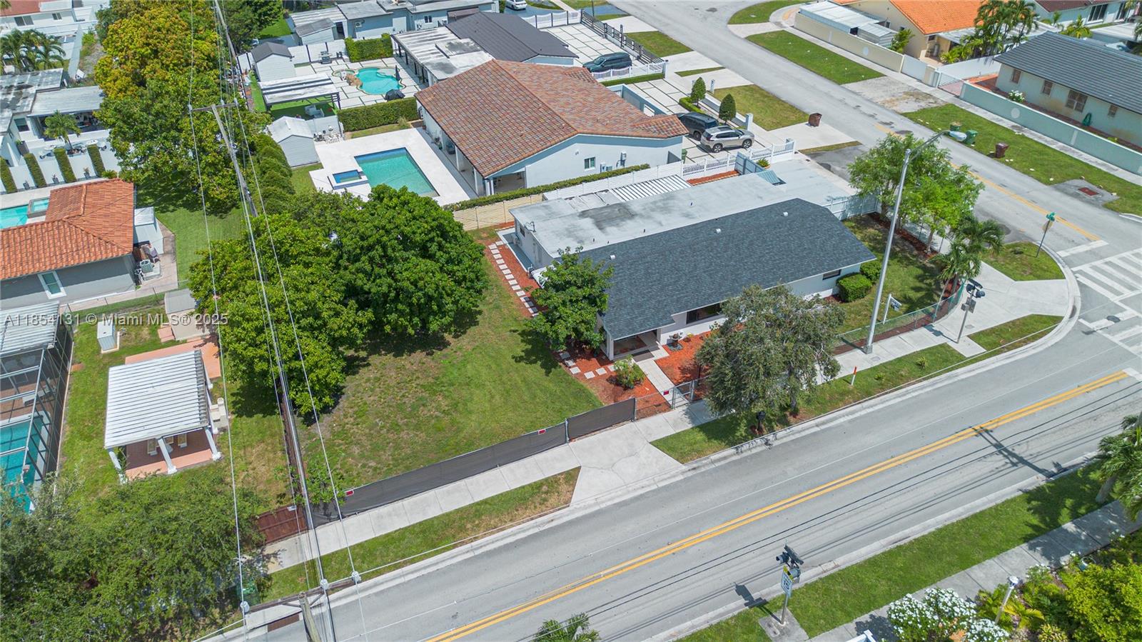 DOUGLAS ESTS 1ST ADDN - Residential