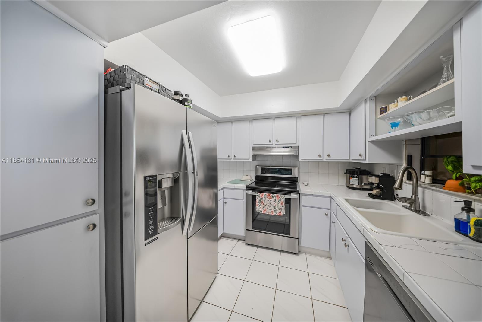 DOUGLAS ESTS 1ST ADDN - Residential