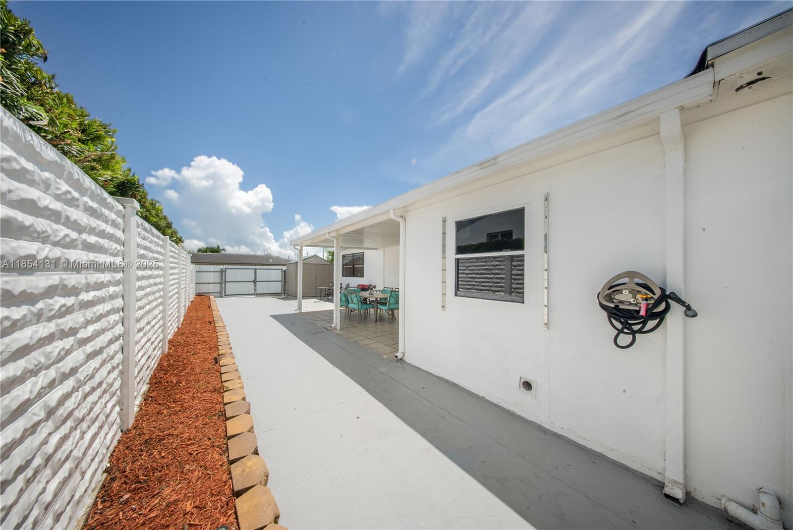 DOUGLAS ESTS 1ST ADDN - Residential