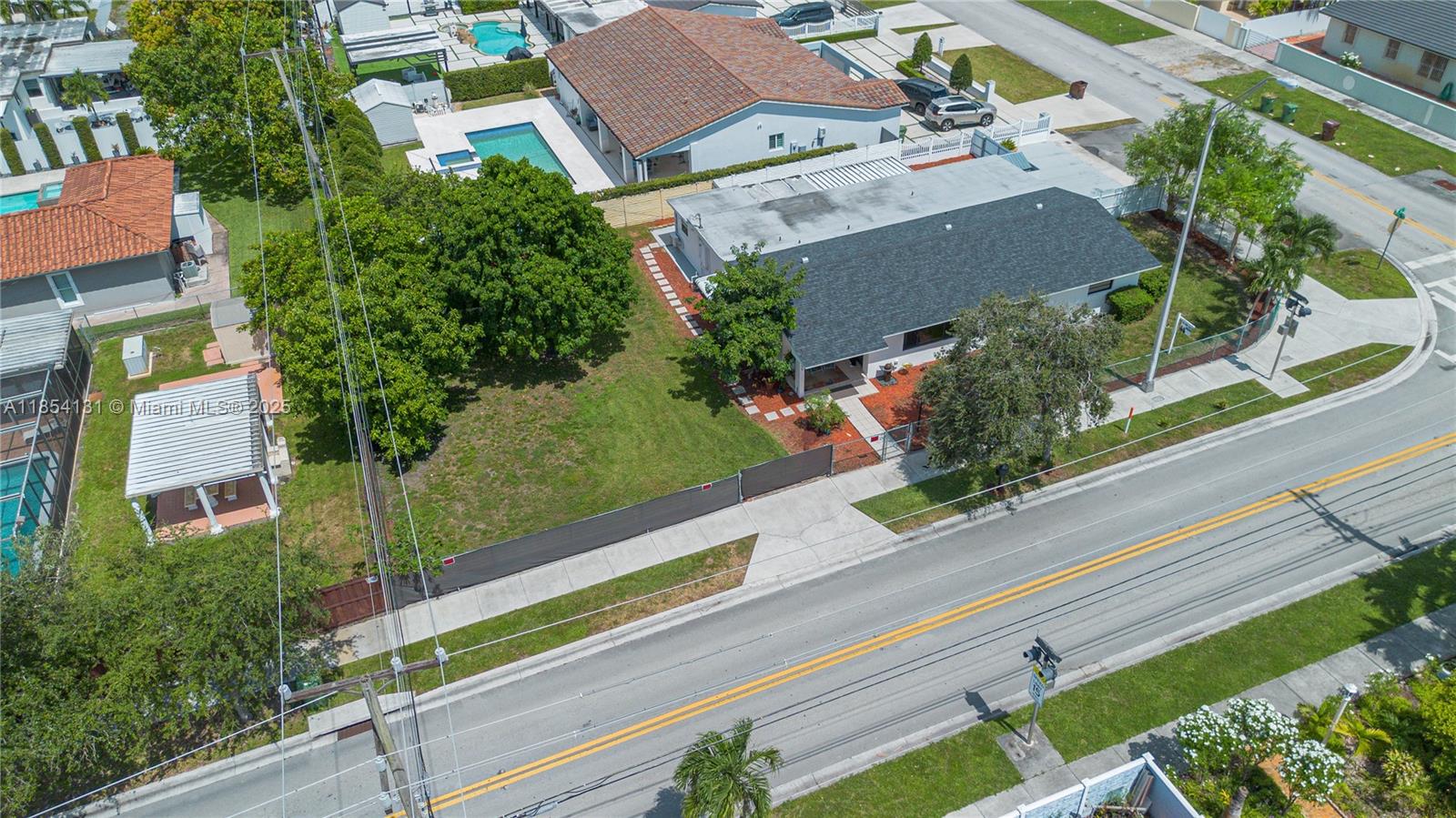 DOUGLAS ESTS 1ST ADDN - Residential