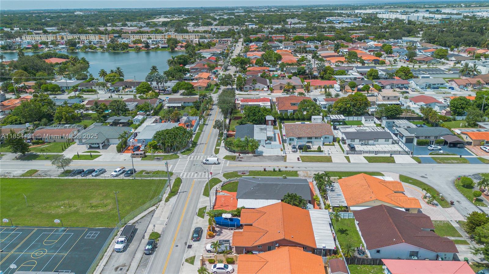 DOUGLAS ESTS 1ST ADDN - Residential