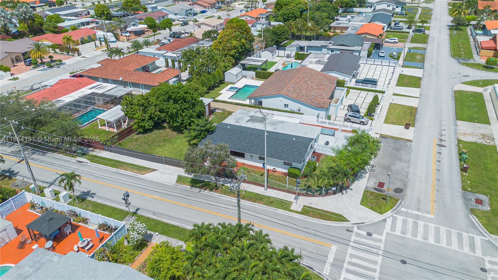 DOUGLAS ESTS 1ST ADDN - Residential