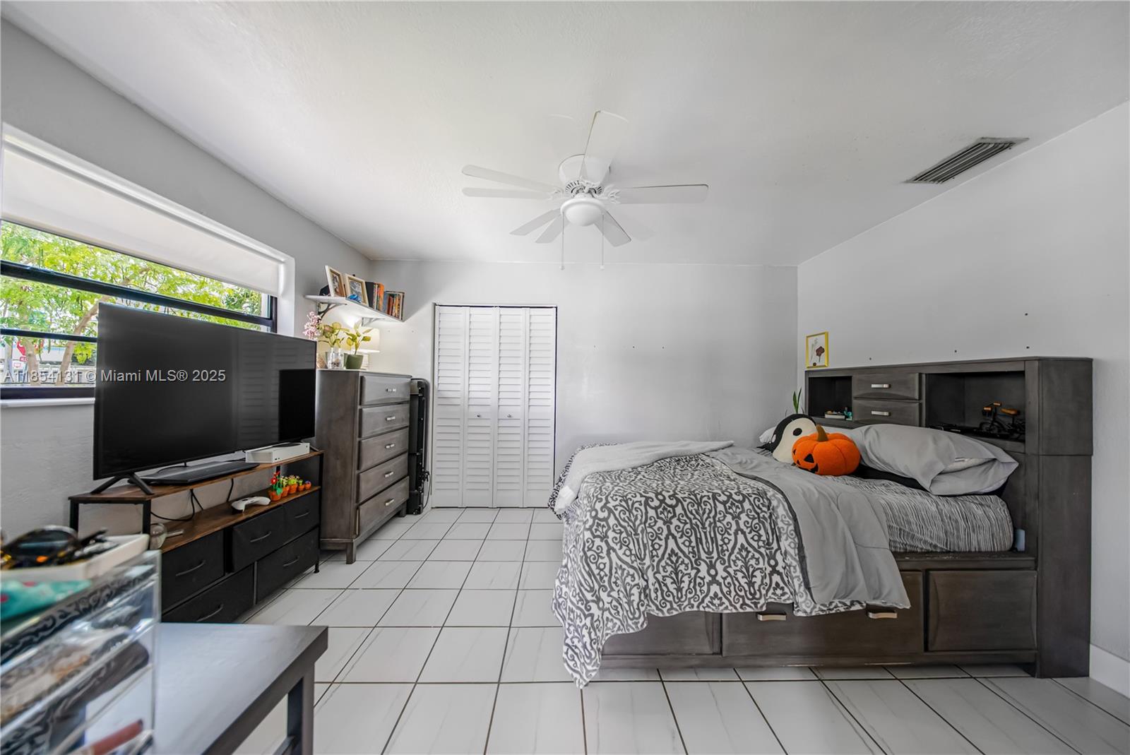 DOUGLAS ESTS 1ST ADDN - Residential