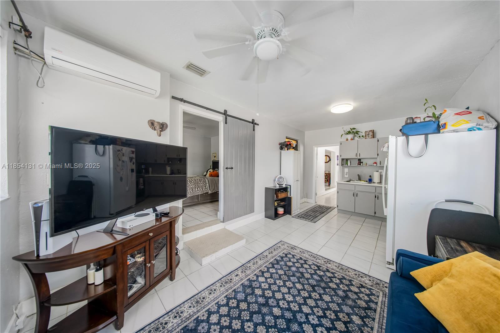 DOUGLAS ESTS 1ST ADDN - Residential