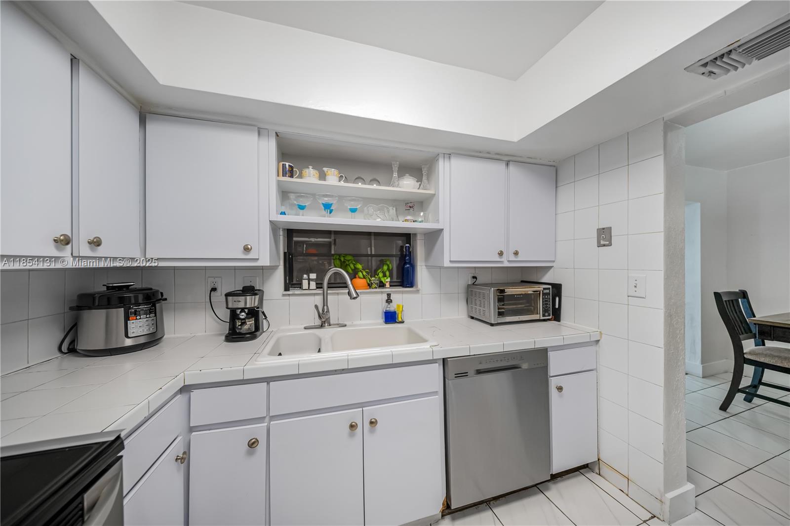 DOUGLAS ESTS 1ST ADDN - Residential