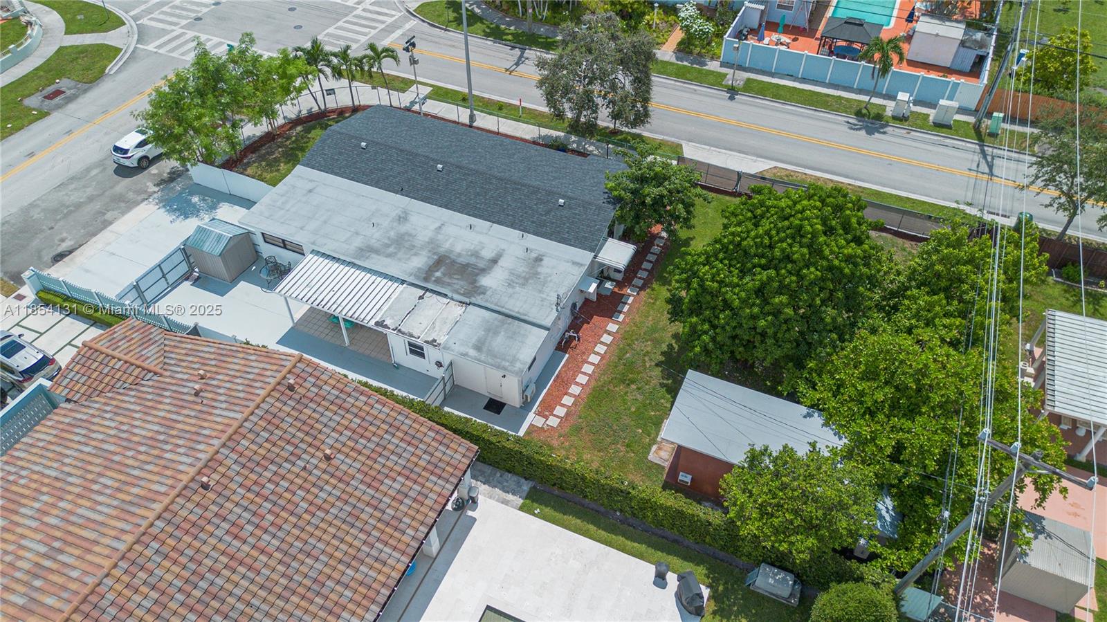 DOUGLAS ESTS 1ST ADDN - Residential