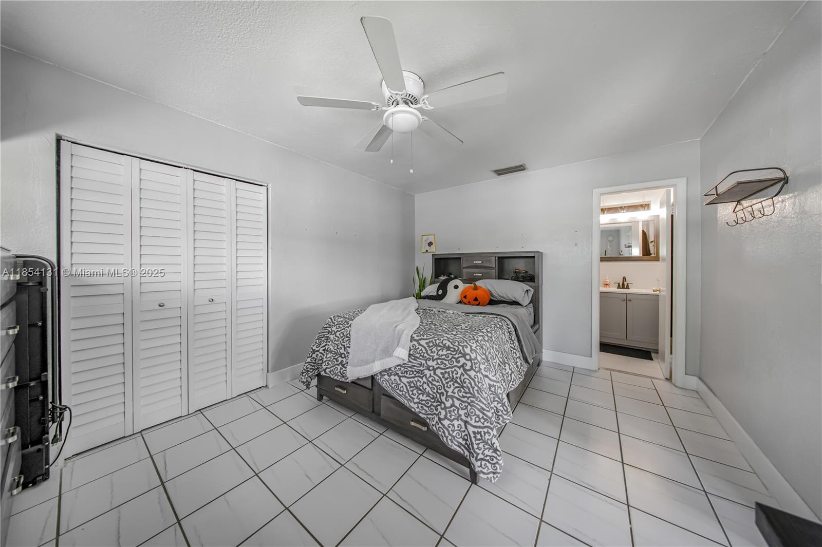 DOUGLAS ESTS 1ST ADDN - Residential