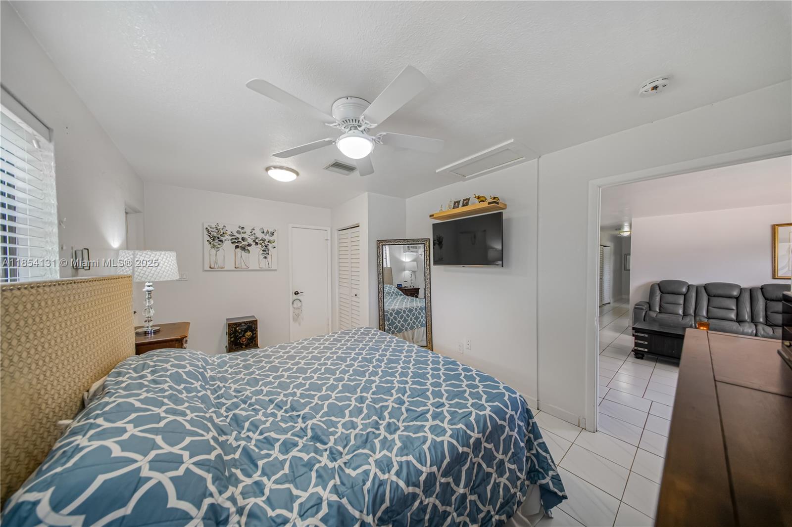 DOUGLAS ESTS 1ST ADDN - Residential