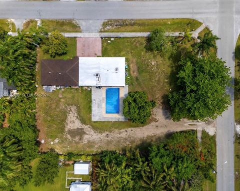Photo of 329 NW 13th St, Homestead, FL 33030 (MLS # A12023788)
