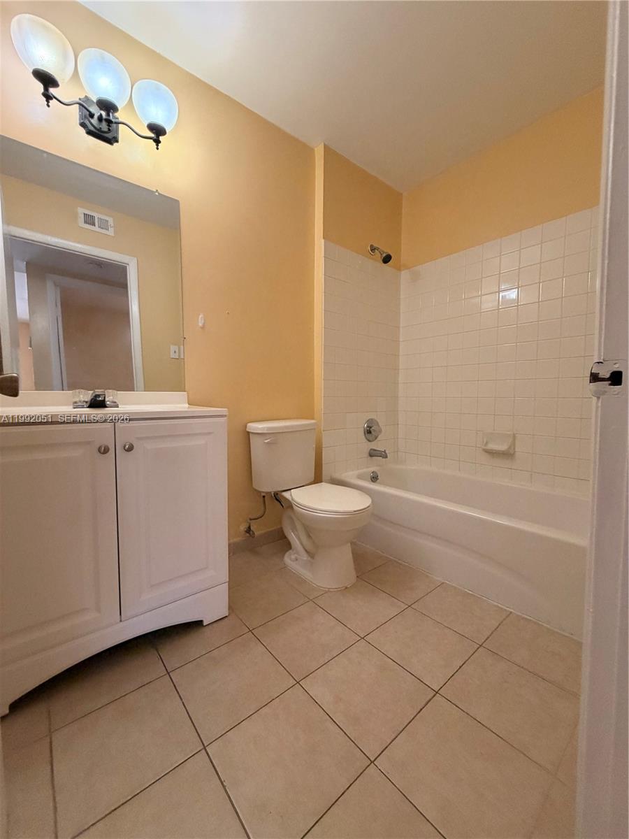 HAMMOCKS TRAILS CONDO - Residential Lease