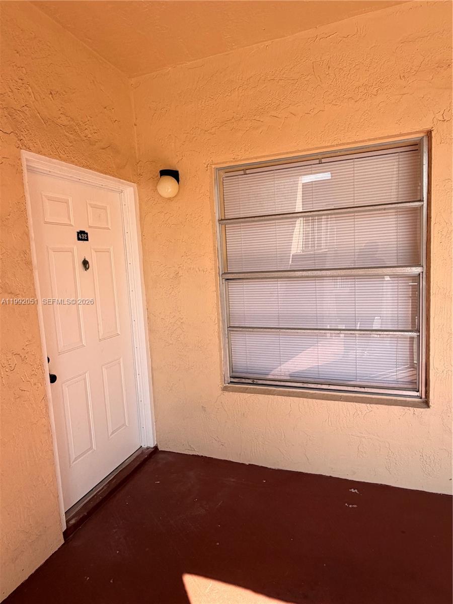HAMMOCKS TRAILS CONDO - Residential Lease