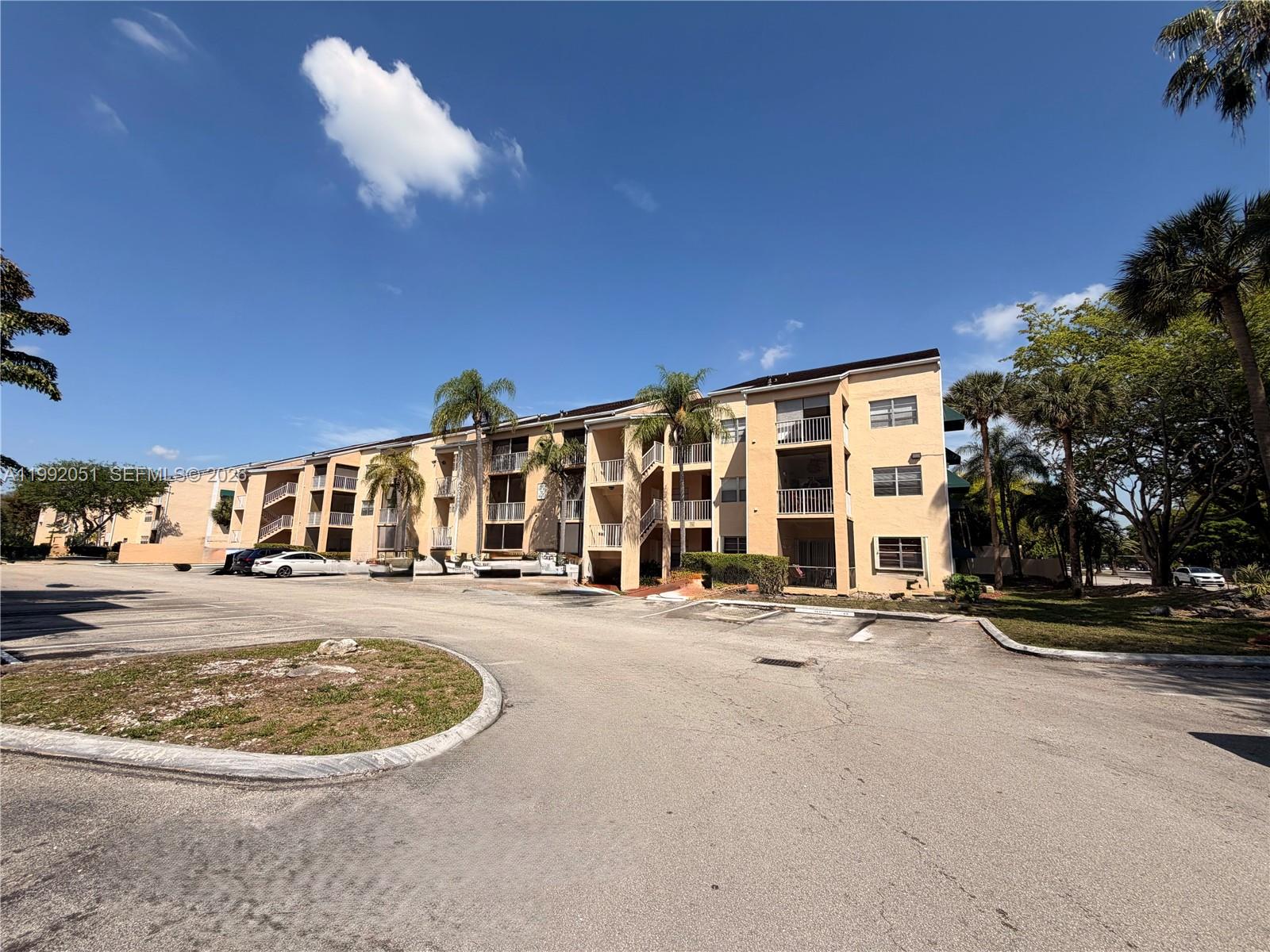 HAMMOCKS TRAILS CONDO - Residential Lease