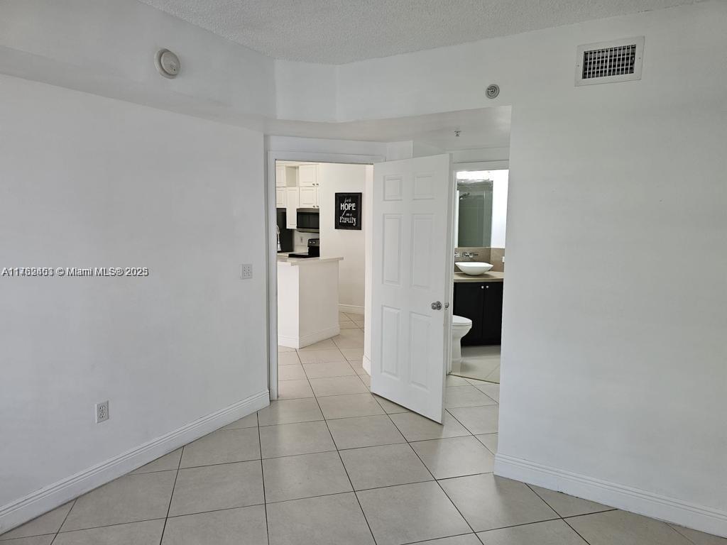 PORTO BELLAGIO CONDO - Residential