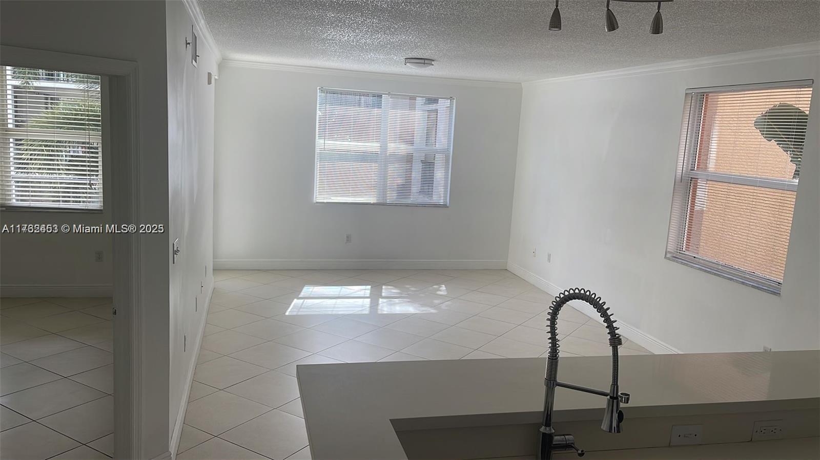 PORTO BELLAGIO CONDO - Residential