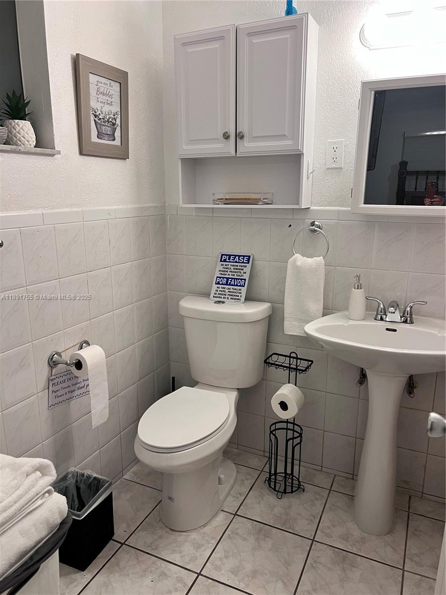 PALM LAKES SEC 2 - Residential Lease