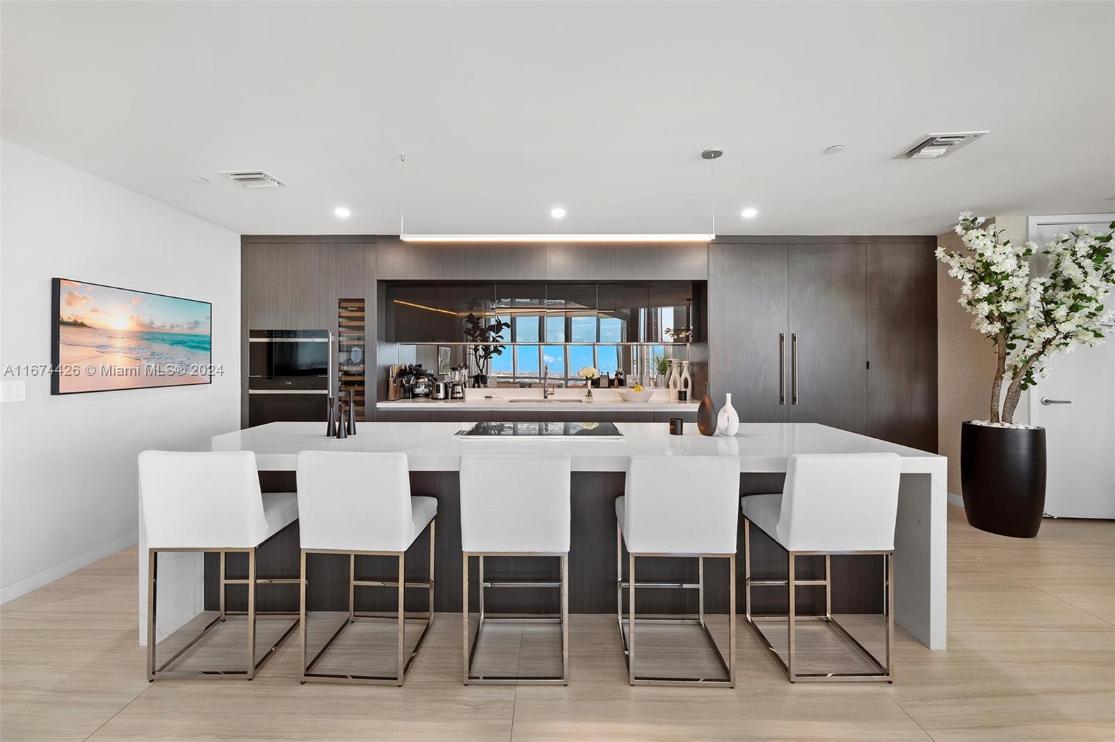 PARAMOUNT MIAMI WORLDCENT - Residential Lease
