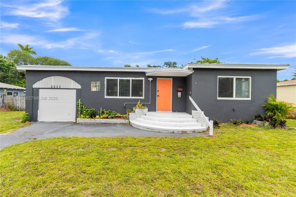 Photo of 2533 Johnson St, Hollywood, FL 33020 (MLS # A12014336)