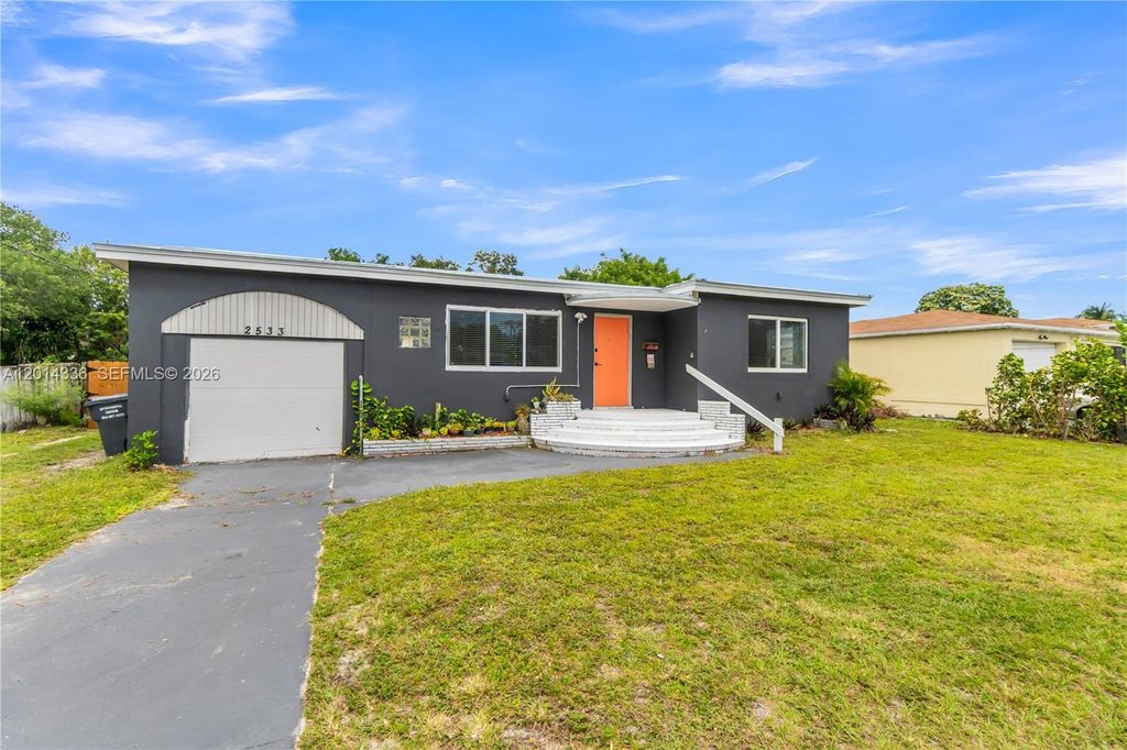 Photo of 2533 Johnson St, Hollywood, FL 33020 (MLS # A12014336)