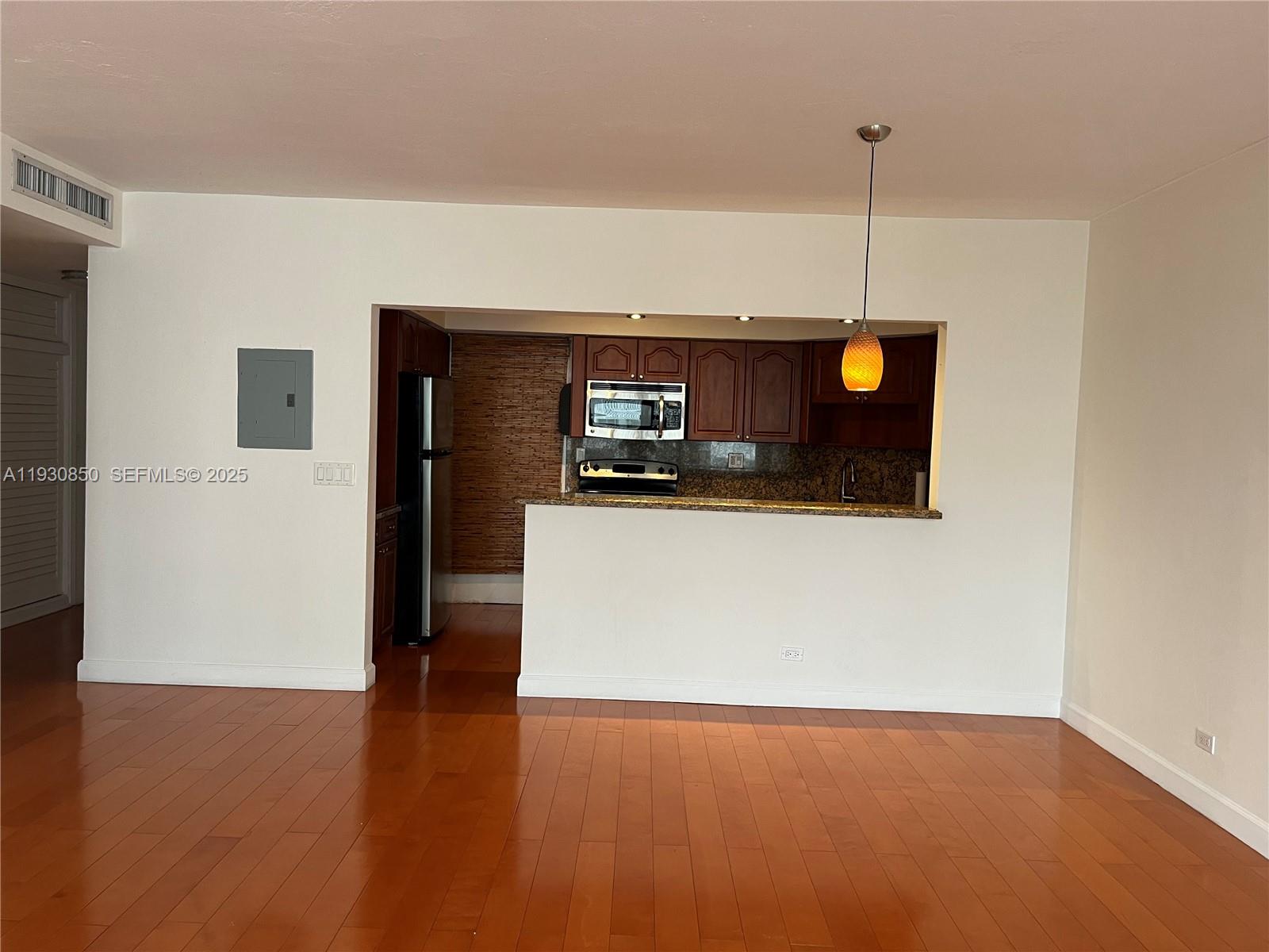 BRICKELL BAY TOWER CONDO - Residential Lease