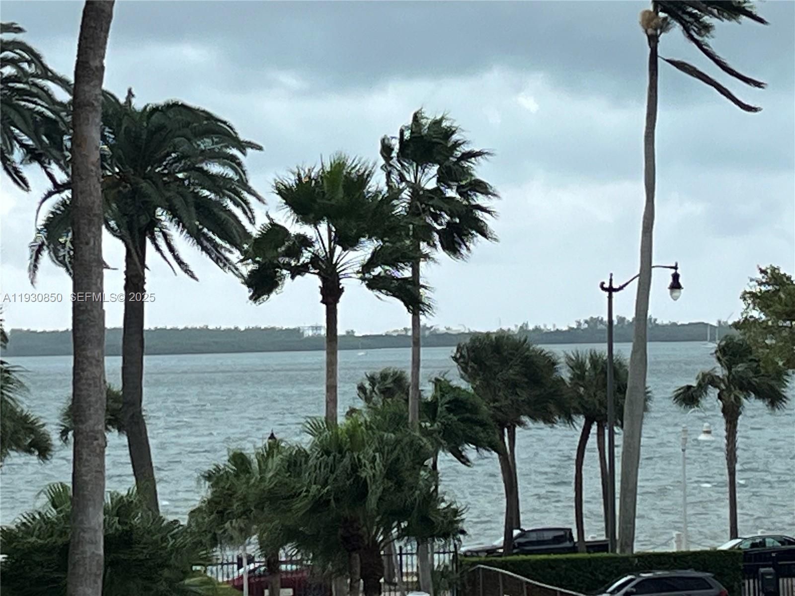 BRICKELL BAY TOWER CONDO - Residential Lease