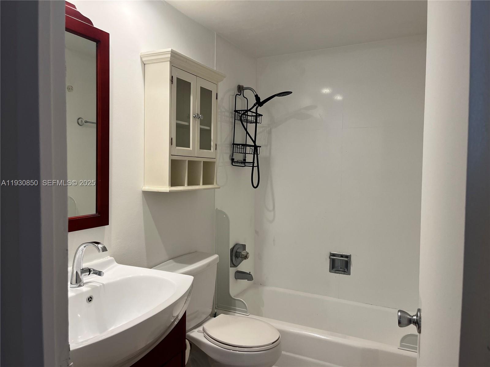 BRICKELL BAY TOWER CONDO - Residential Lease