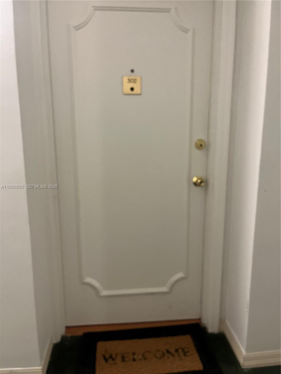 BRICKELL BAY TOWER CONDO - Residential Lease