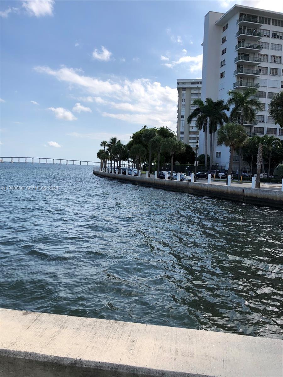 BRICKELL BAY TOWER CONDO - Residential Lease