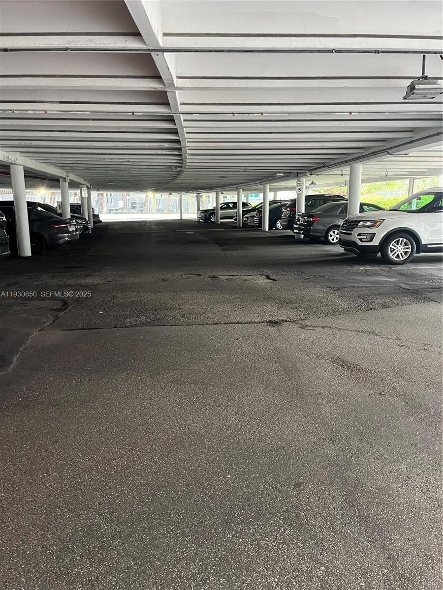 BRICKELL BAY TOWER CONDO - Residential Lease