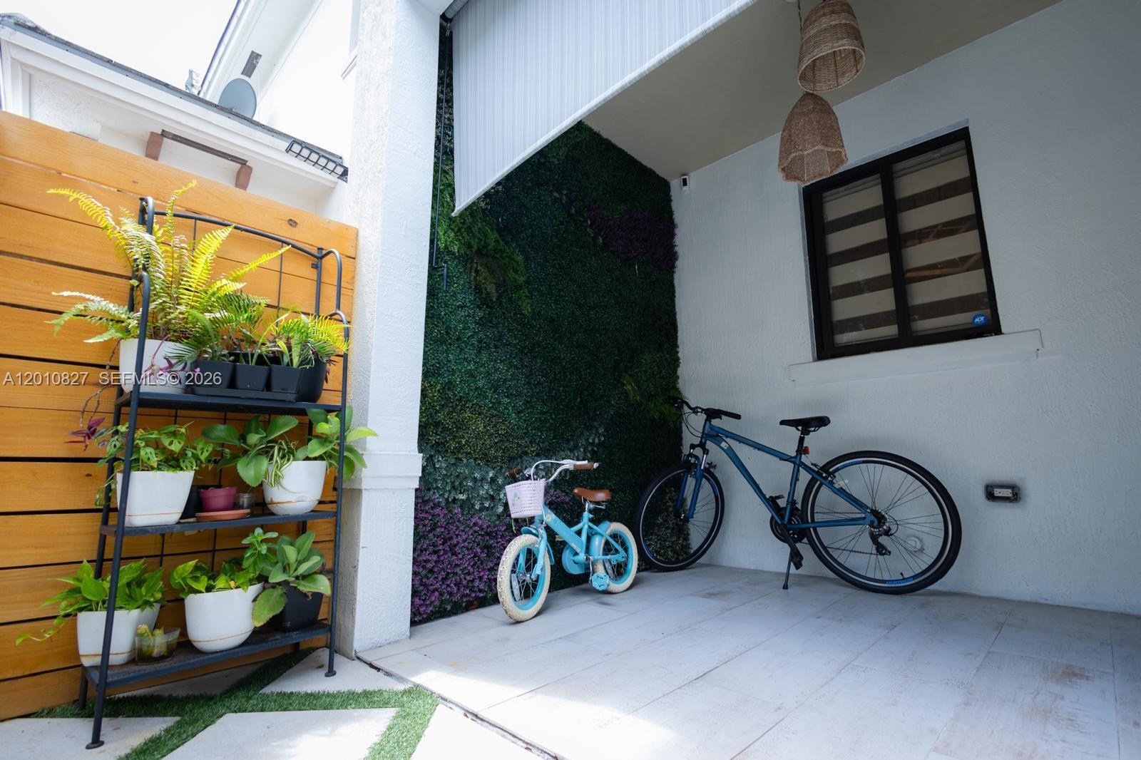 HIDDEN LAKE TOWNHOMES - Residential