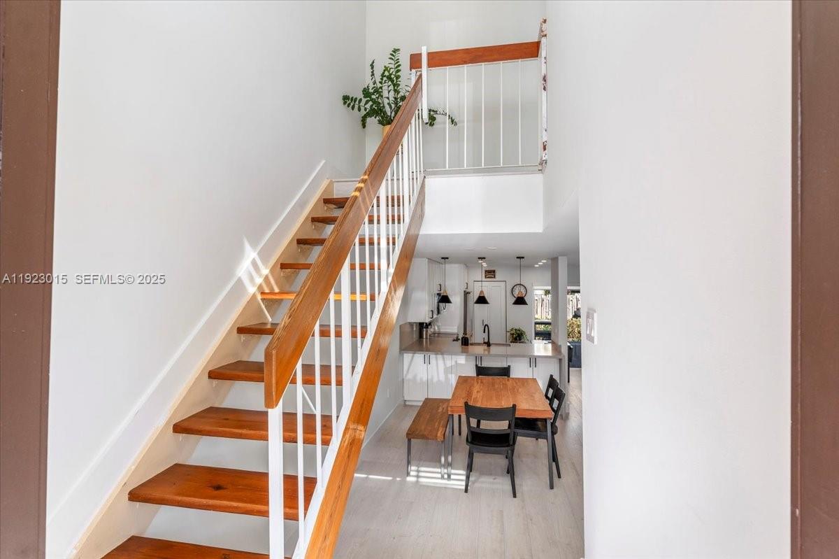 10923 SW 75th Ter, Miami, FL, 33173/$495,000 4 10923 SW 75th Ter