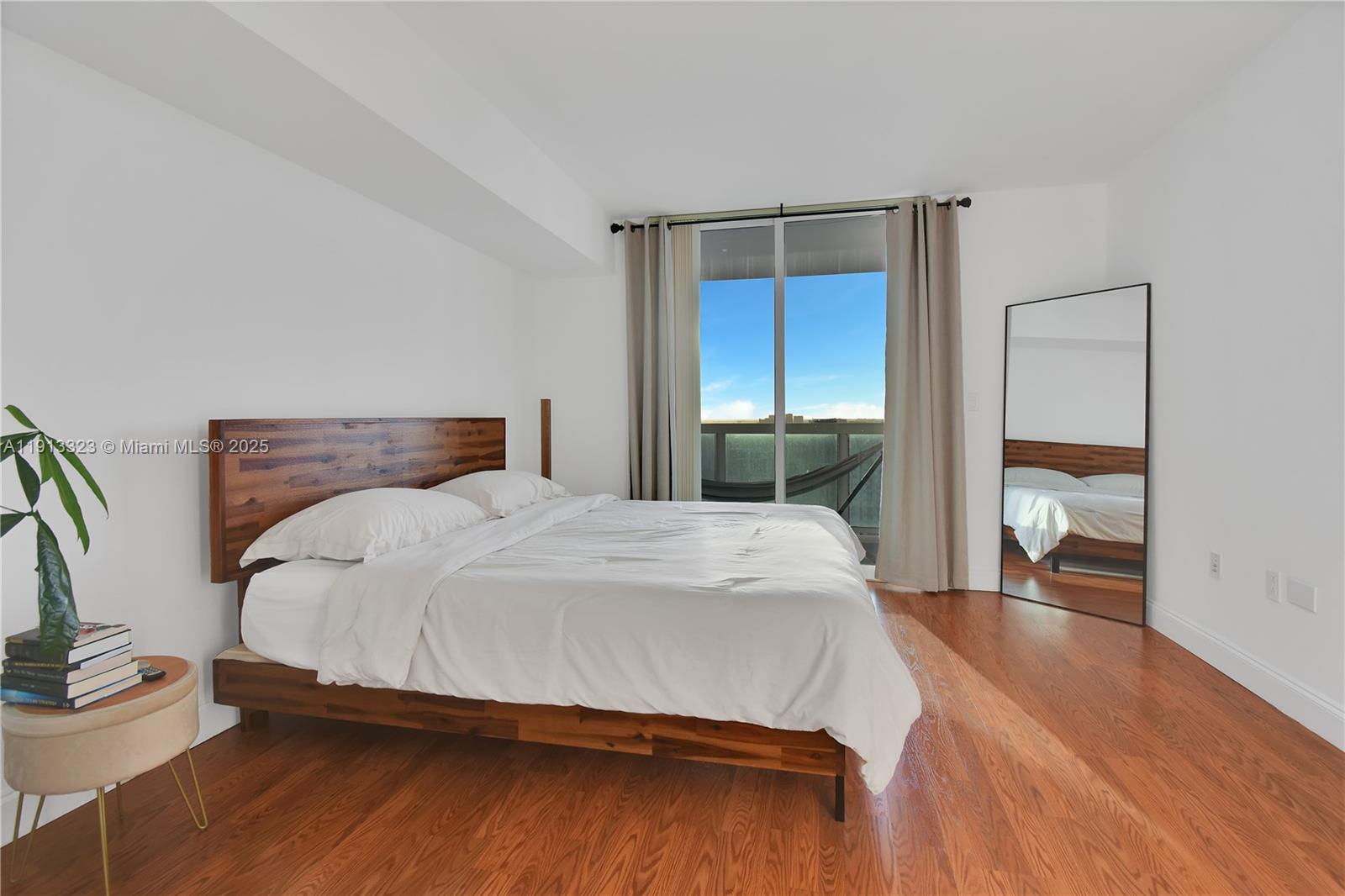 1800 CLUB CONDO - Residential