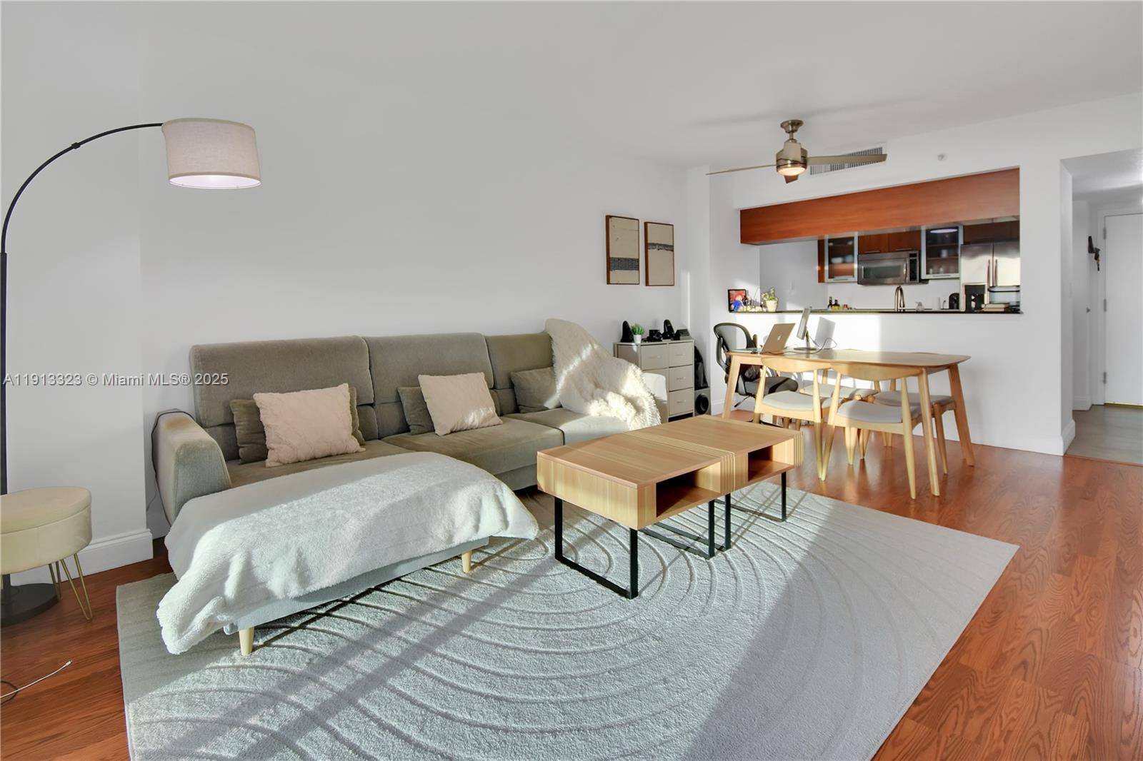 1800 CLUB CONDO - Residential