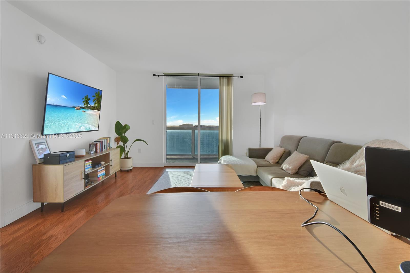 1800 CLUB CONDO - Residential