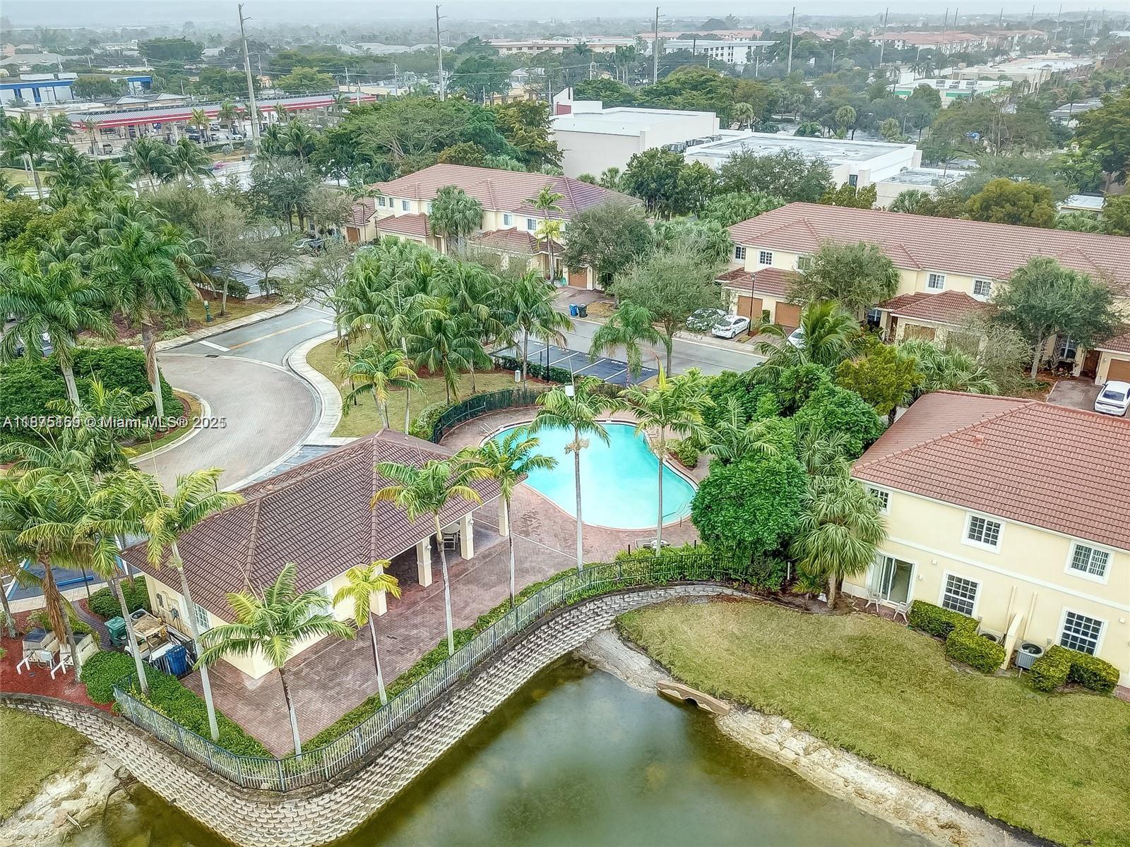 ISLES OF OAKLAND PARK - Residential