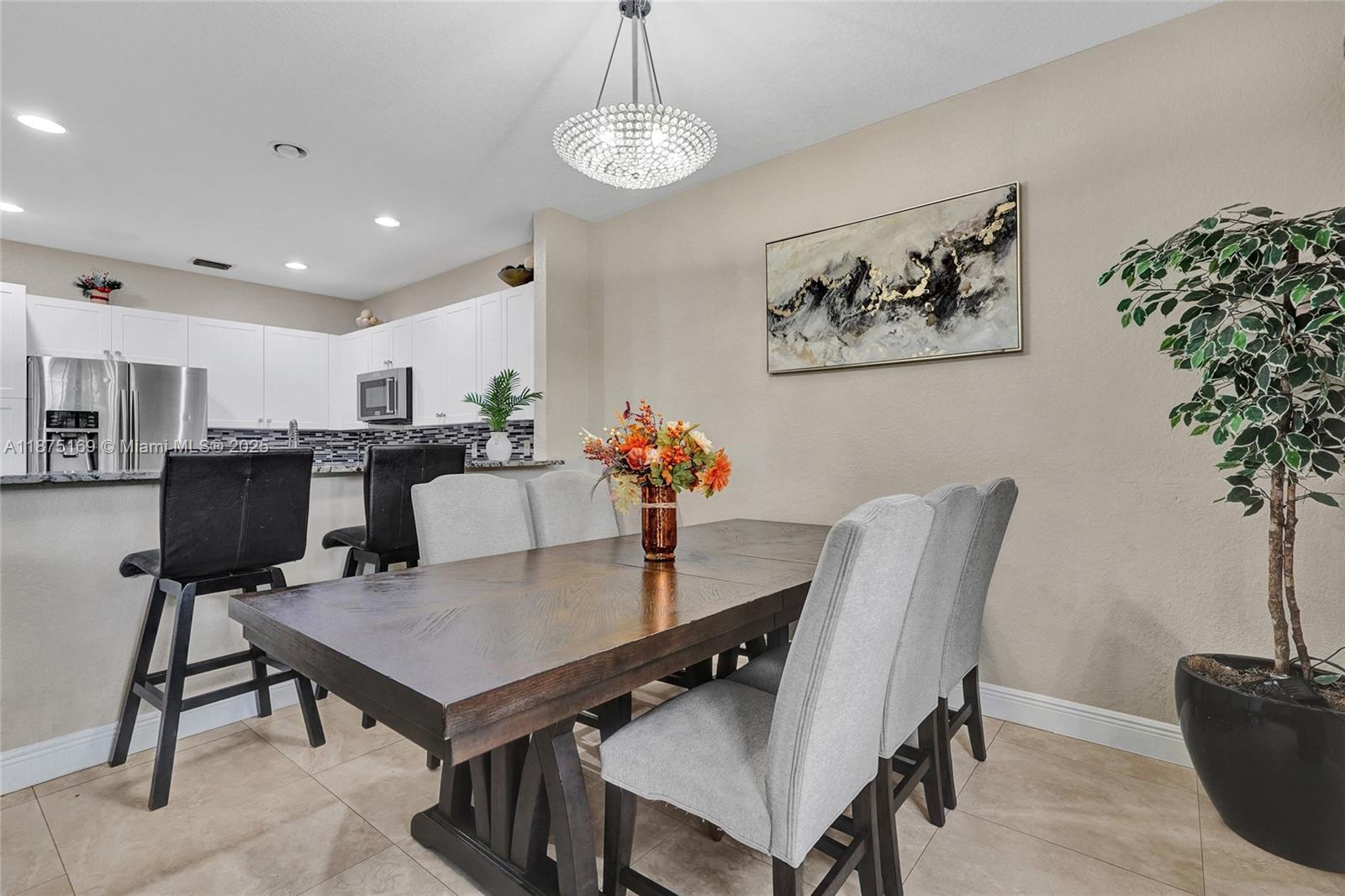 ISLES OF OAKLAND PARK - Residential