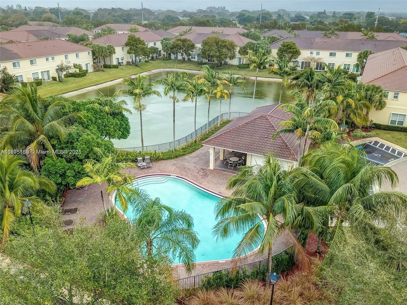 ISLES OF OAKLAND PARK - Residential