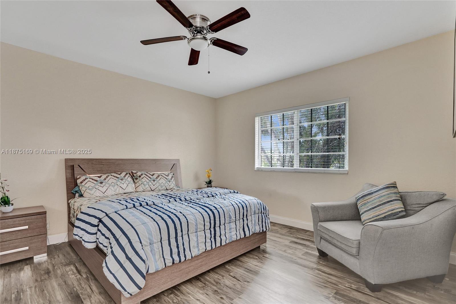 ISLES OF OAKLAND PARK - Residential