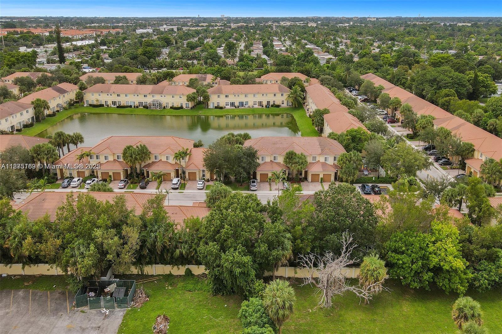 ISLES OF OAKLAND PARK - Residential