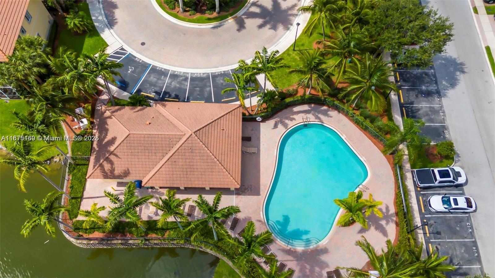 ISLES OF OAKLAND PARK - Residential