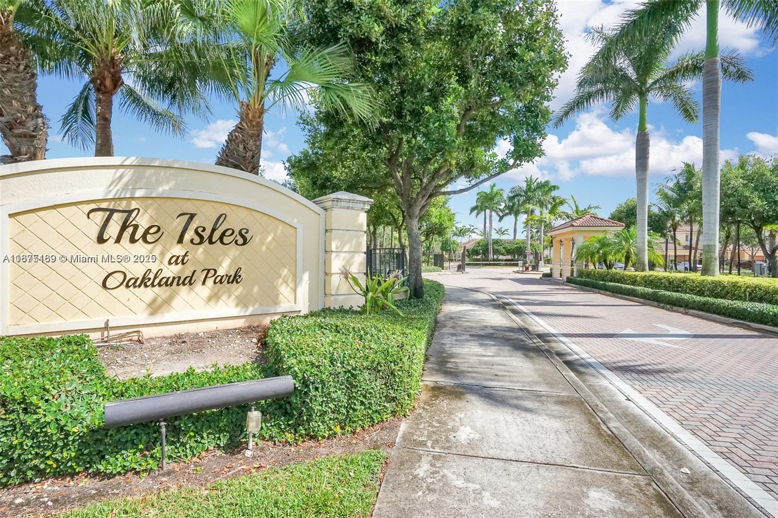 ISLES OF OAKLAND PARK - Residential