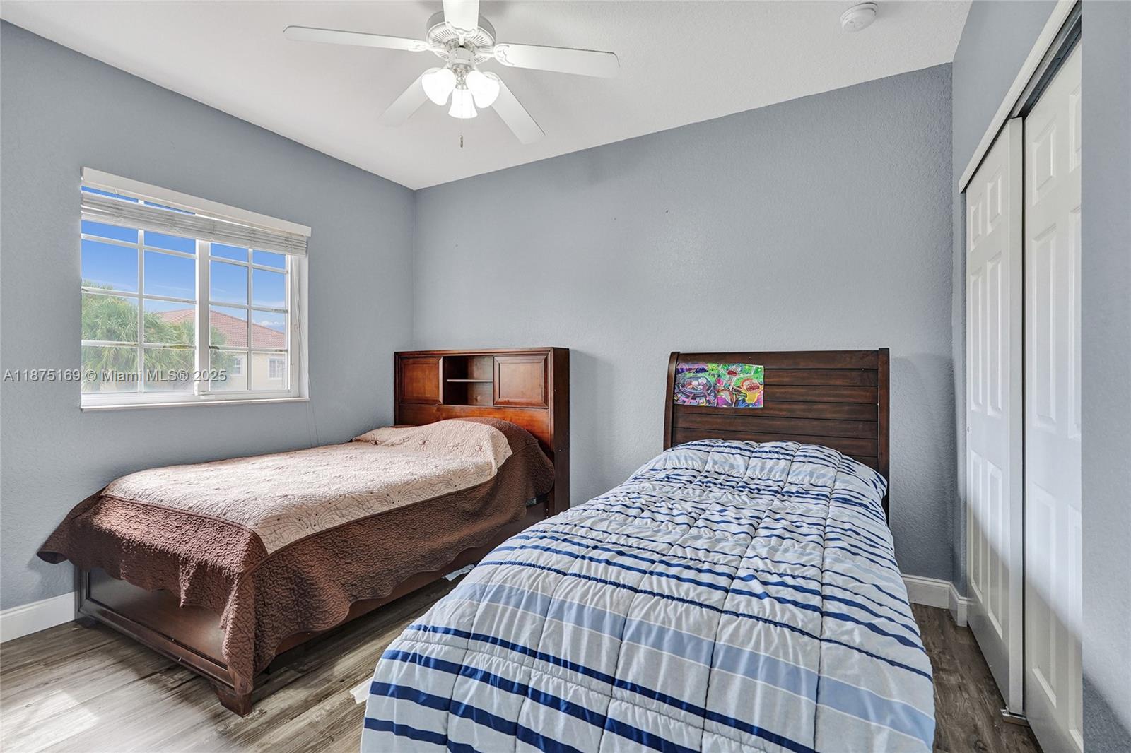 ISLES OF OAKLAND PARK - Residential