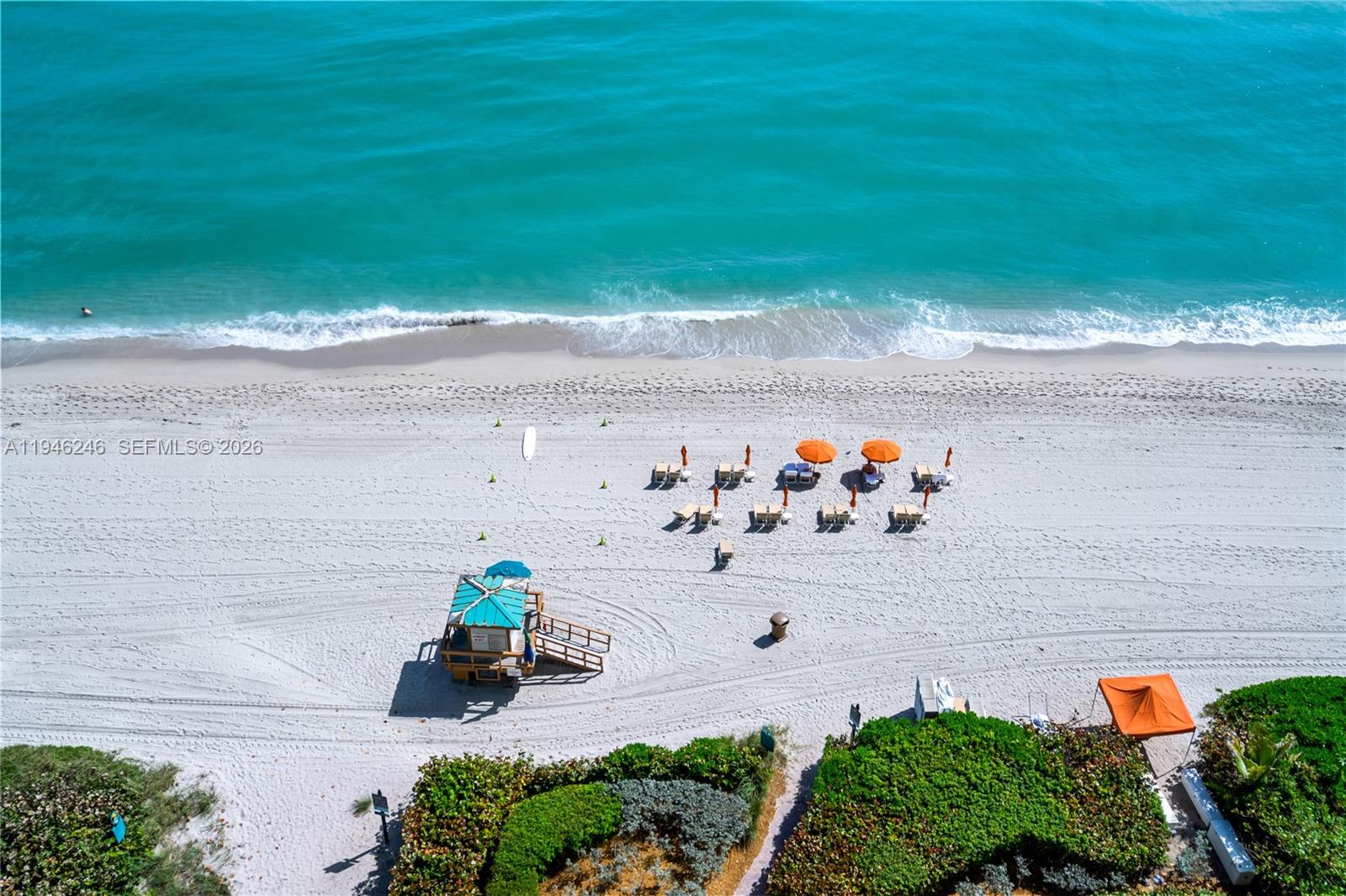 SAYAN CONDO - Residential