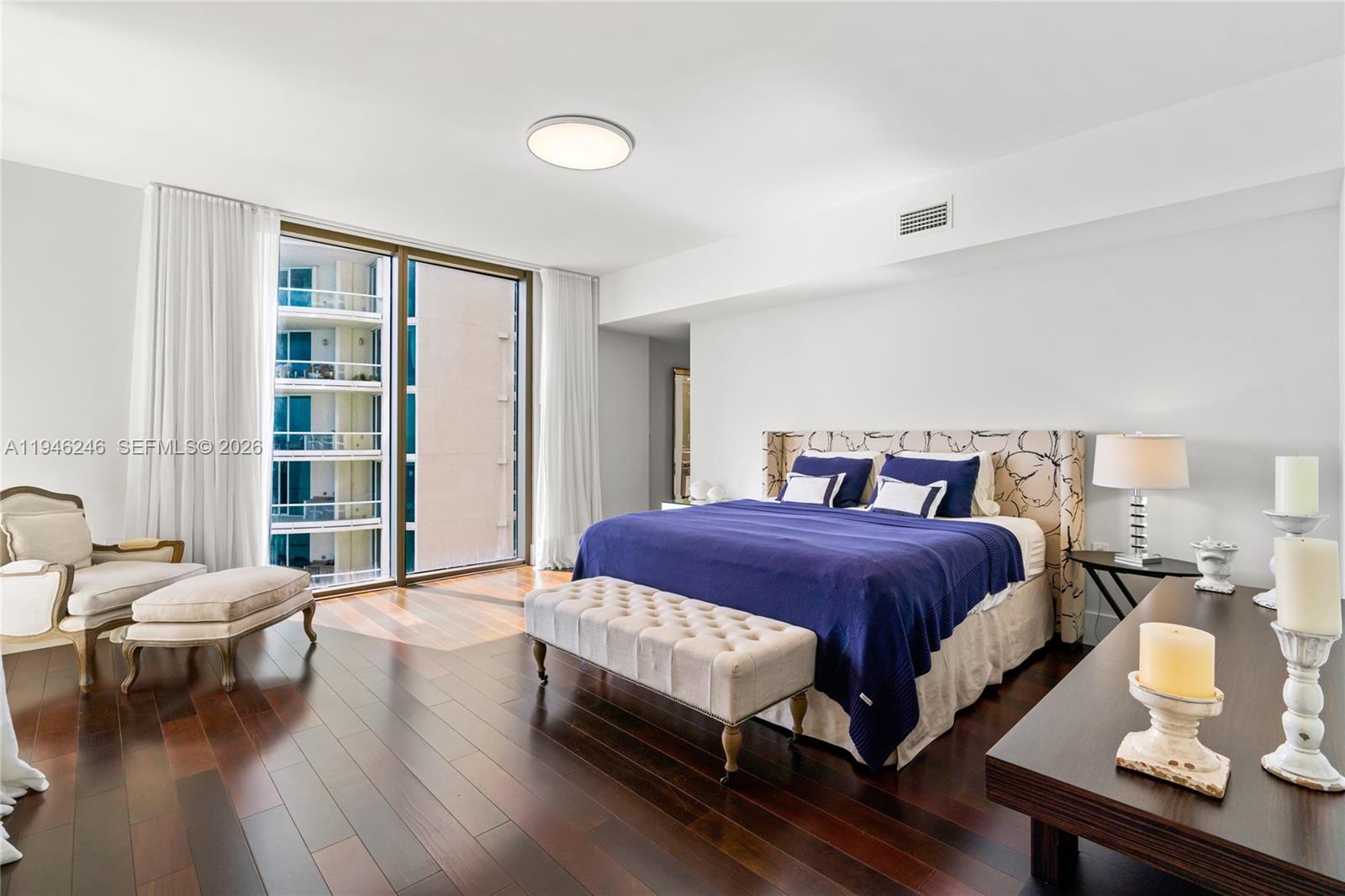 SAYAN CONDO - Residential