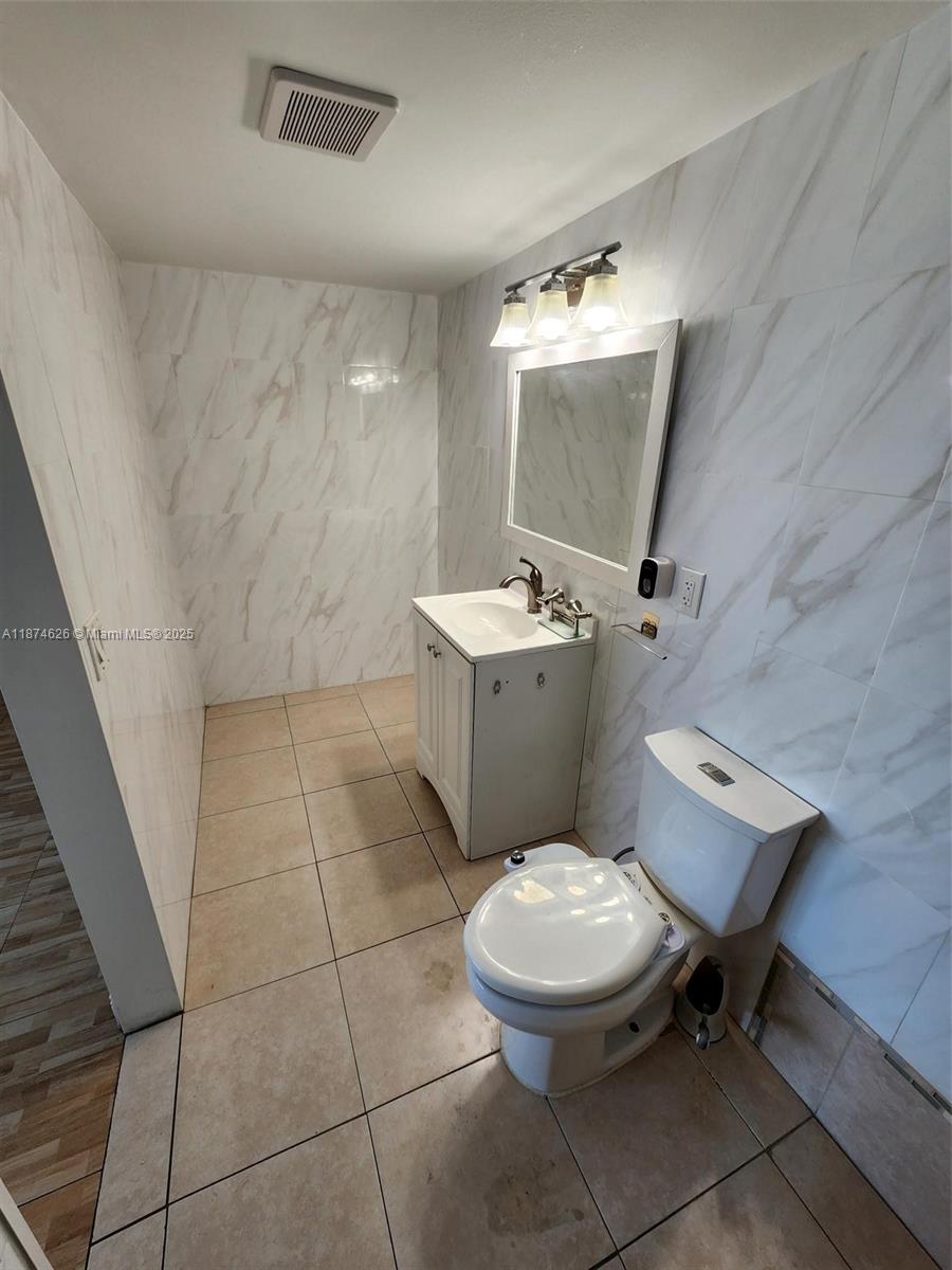 MEADOWBROOK LAKES CONDO - Residential