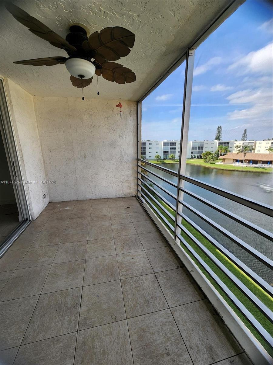 MEADOWBROOK LAKES CONDO - Residential