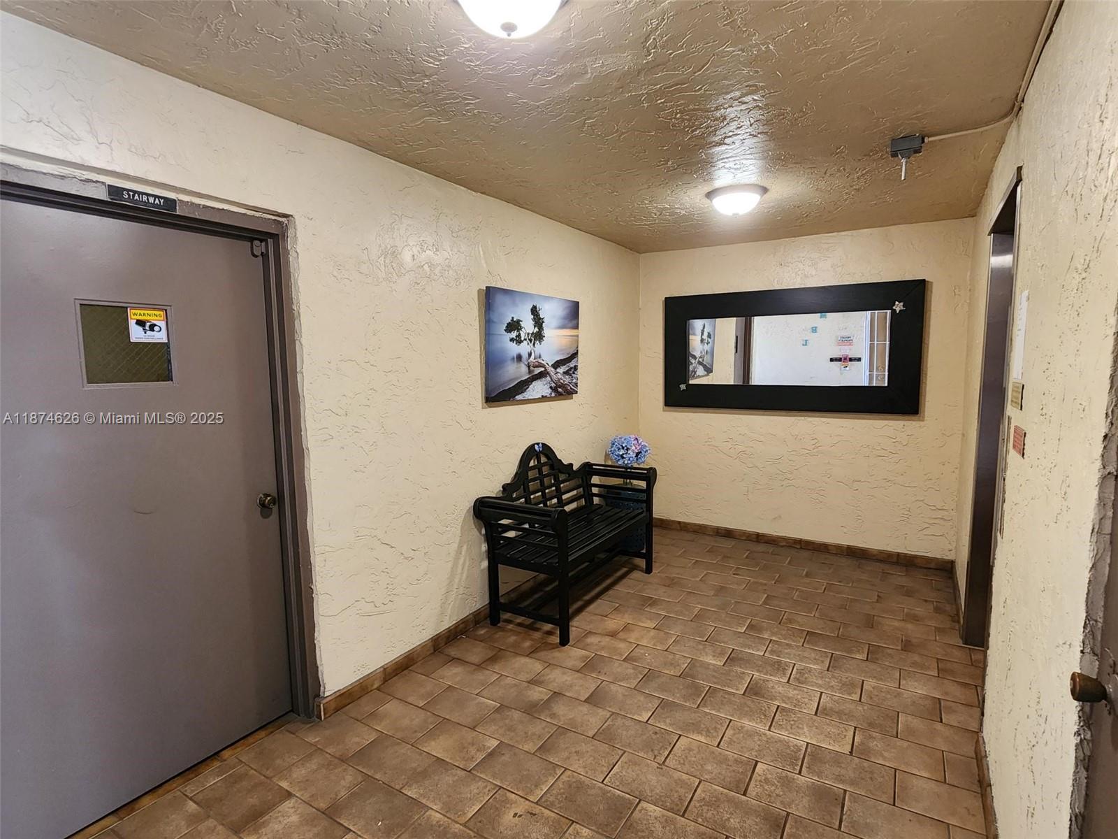 MEADOWBROOK LAKES CONDO - Residential