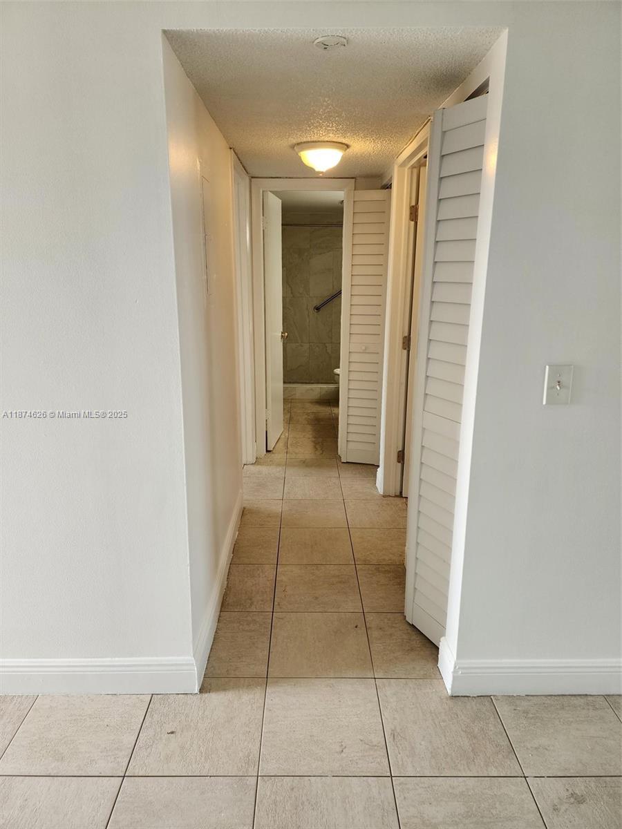 MEADOWBROOK LAKES CONDO - Residential