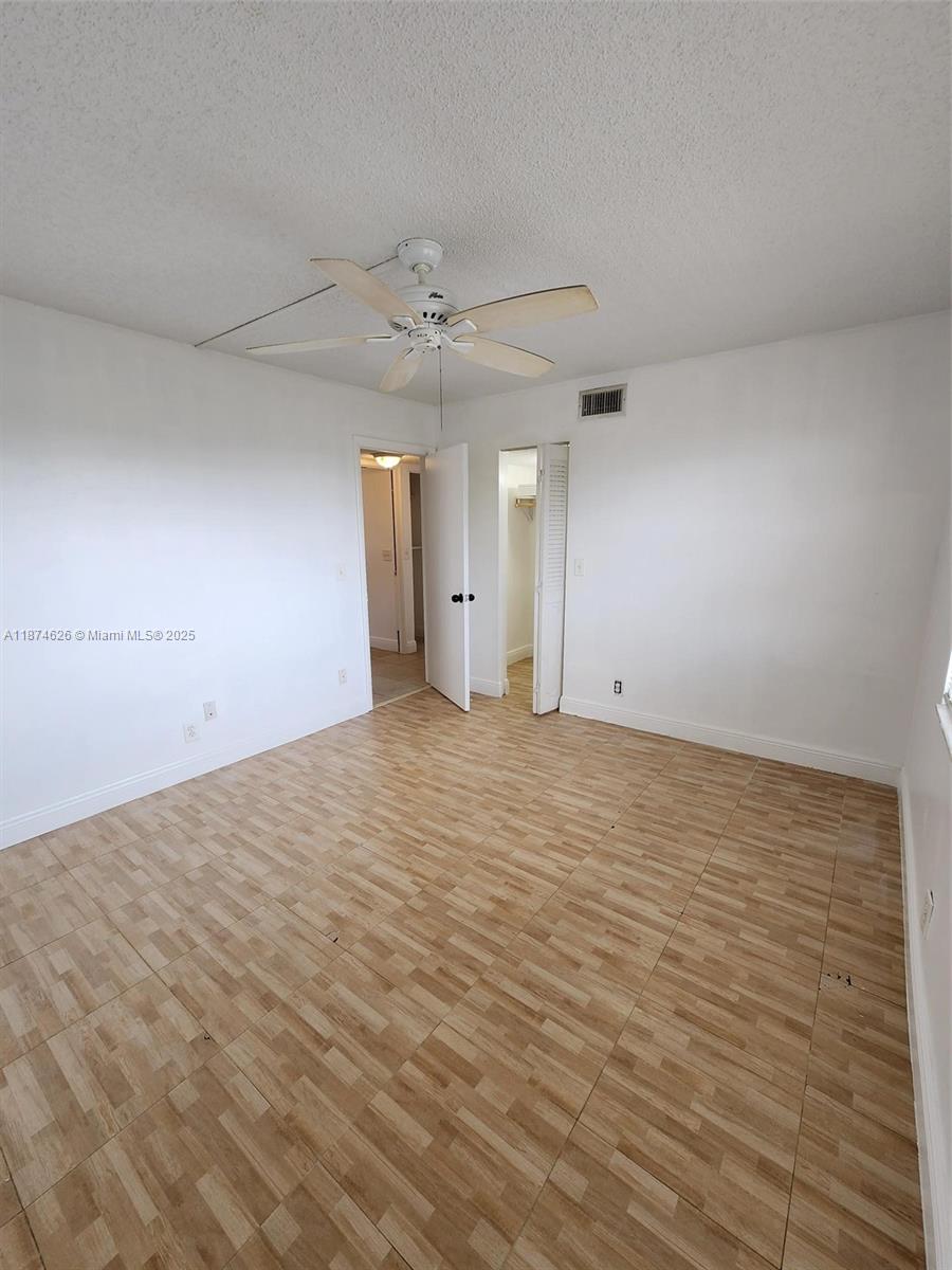 MEADOWBROOK LAKES CONDO - Residential