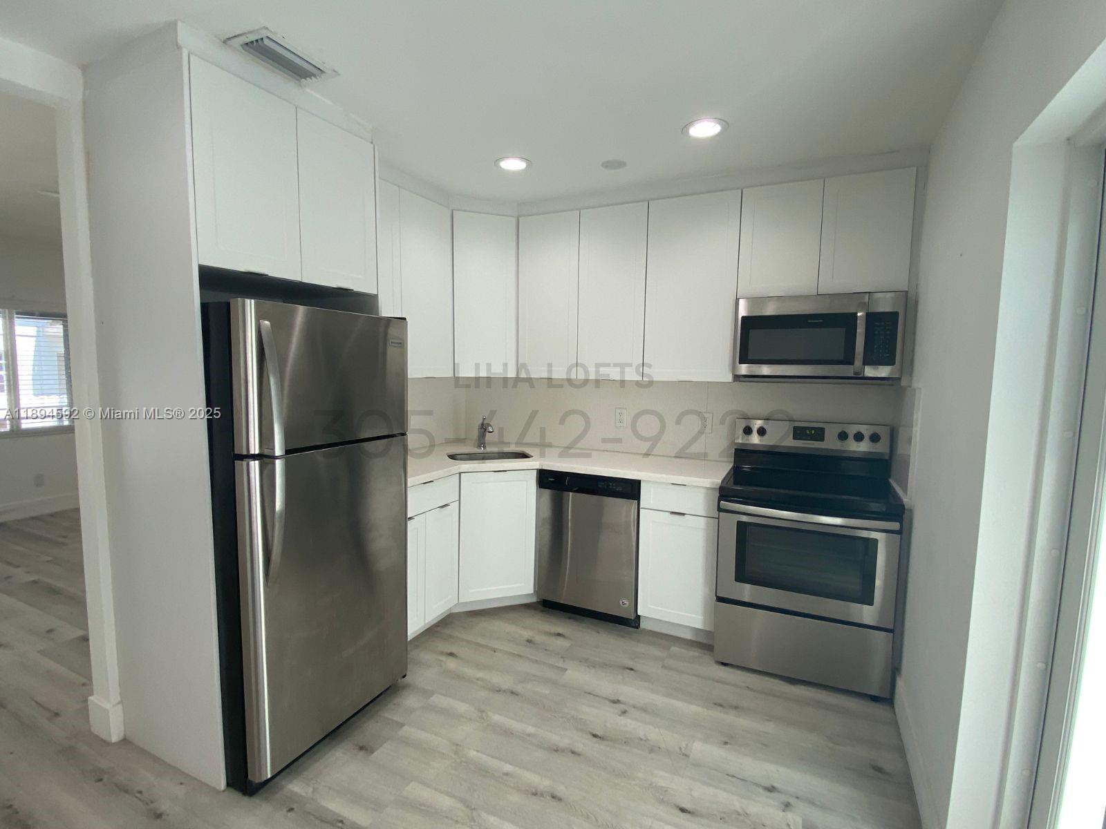 LAWRENCE ESTATES LAND COS - Residential Lease