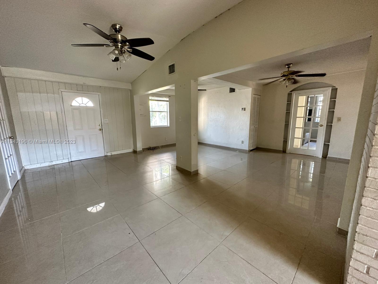 HOLLYWOOD LITTLE RANCHES - Residential Lease